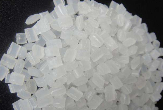 塑料托盘厂家采用的原材料有哪些？哪种材料的更好？